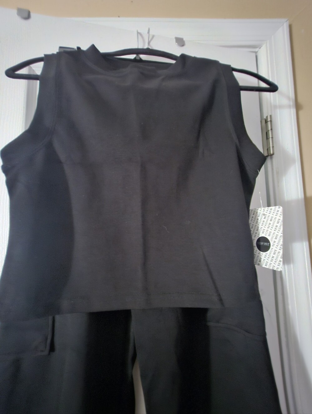 💞💘Womens New Mix Black Sleeveless Set- Size M - NWT💝💞